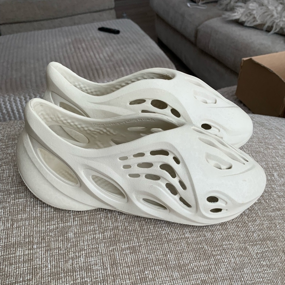 Adidas Yeezy Foam RNNR size 5
